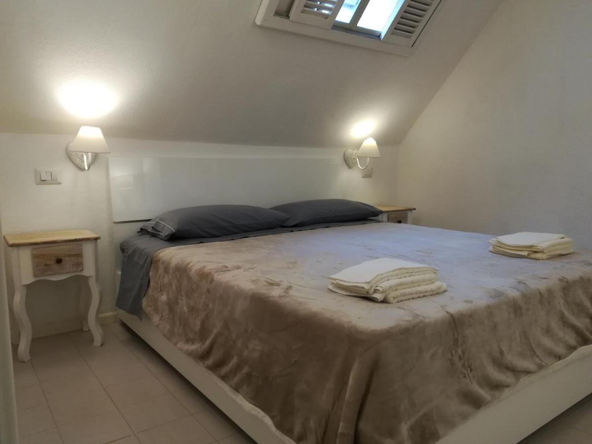 Santa Margherita Di Pula, Calaverde, Deliziosa Villetta 100 Metri Dal Mare 外观 照片