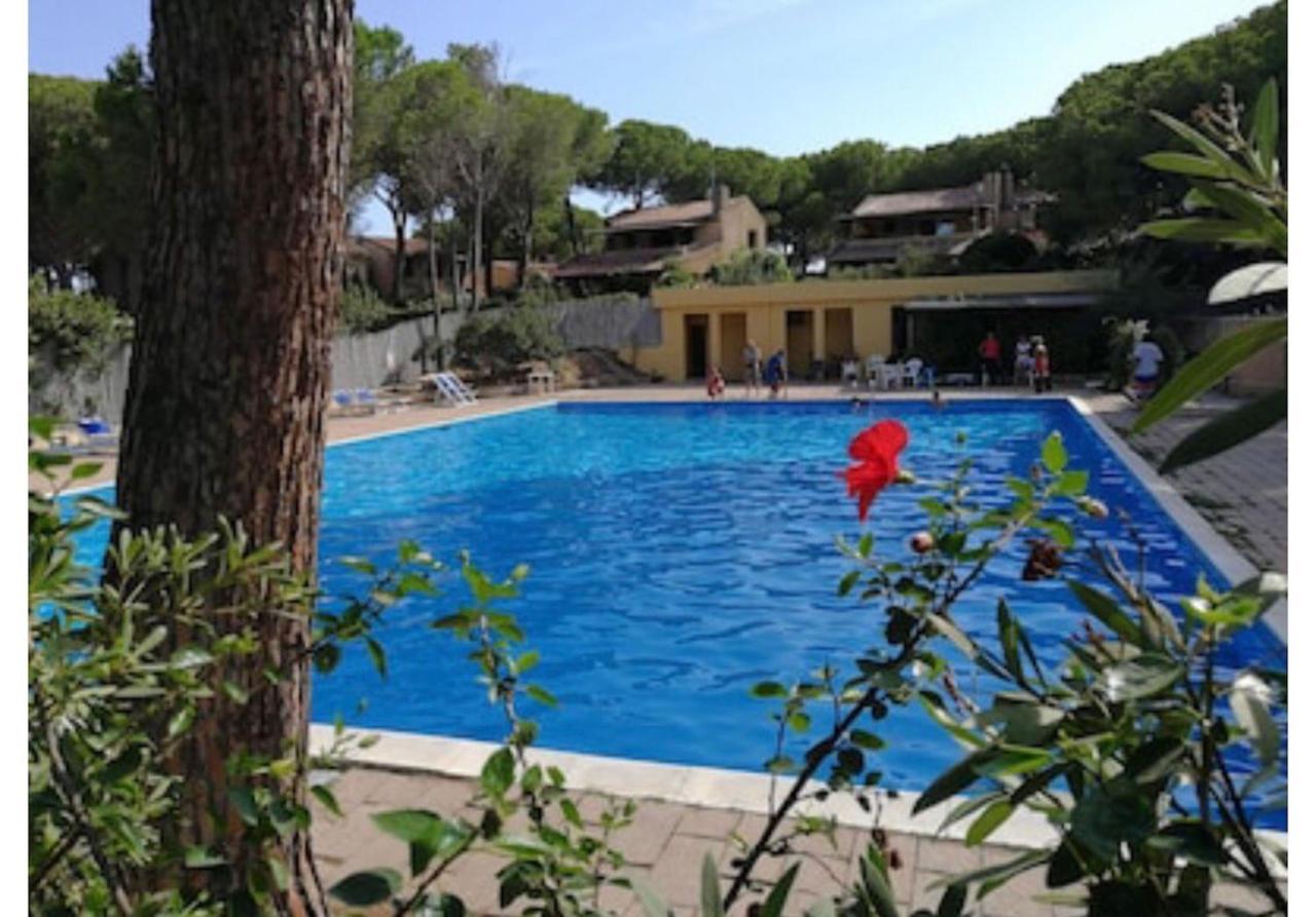Santa Margherita Di Pula, Calaverde, Deliziosa Villetta 100 Metri Dal Mare 外观 照片